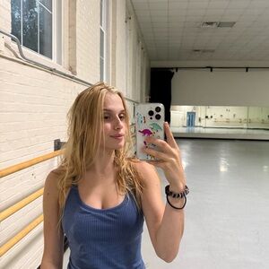 Meet your Posher, Avery